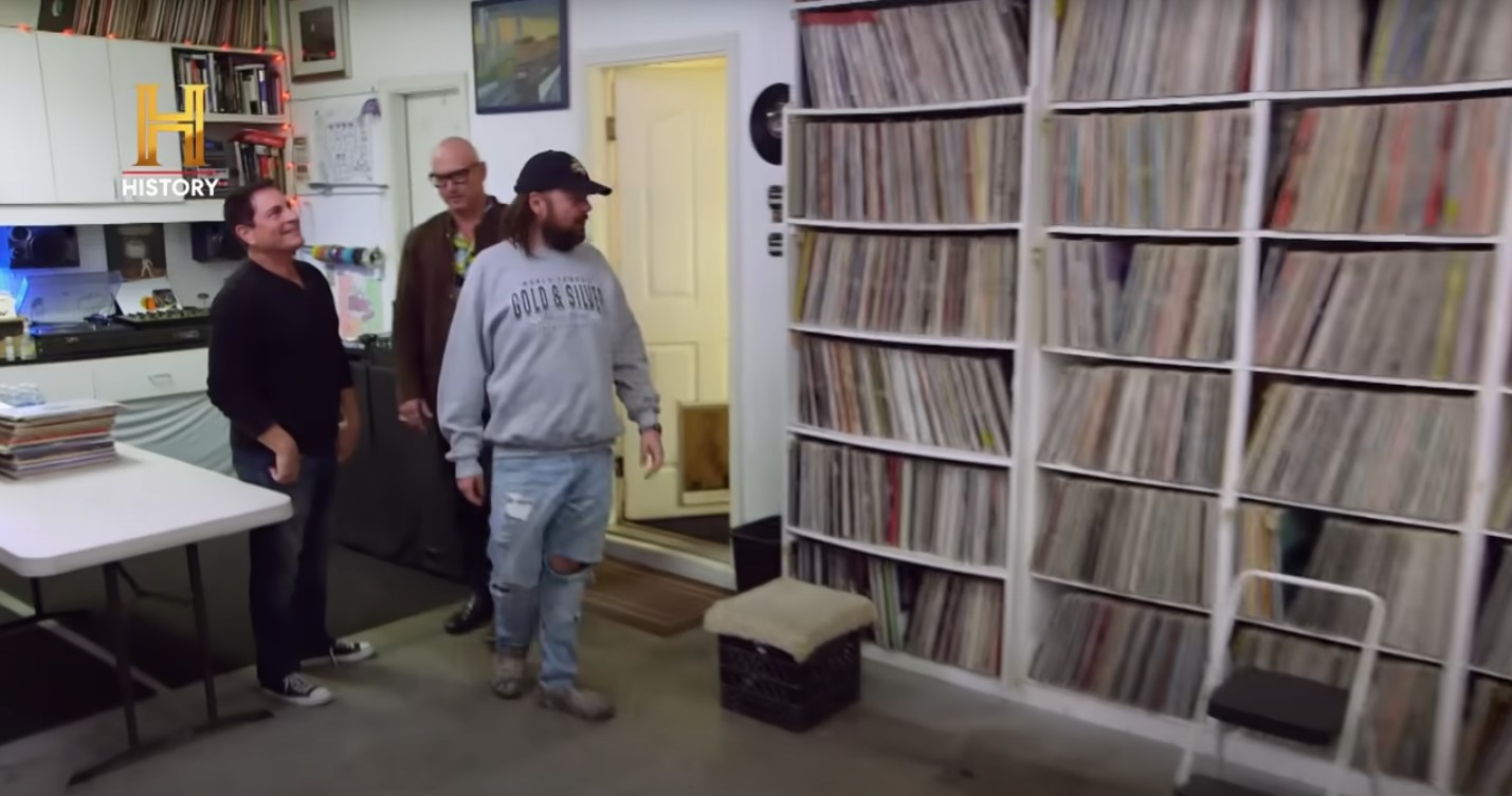 Leia mais sobre o artigo VINIL na TV: Trato Feito encontra 7 mil discos!