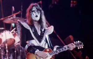 Leia mais sobre o artigo Adeus ao “Spaceman”: Ace Frehley, guitarrista e fundador do Kiss morre aos 74 anos