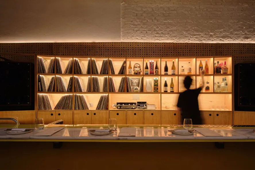 Leia mais sobre o artigo Casa do bom Som: os melhores lugares para ouvir vinil no Rio